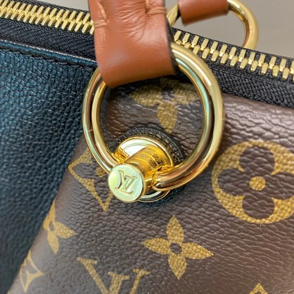 🌸SOLD🌸 Louis Vuitton V Tote MM Noir Cara - Picture 11 of 11